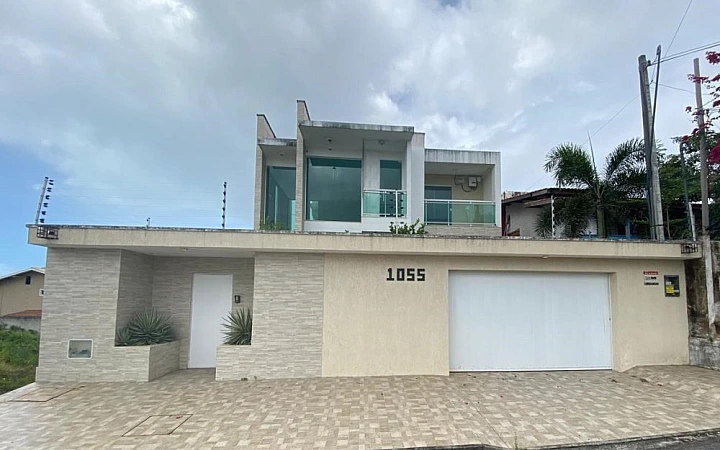 Casa na Rua Osvaldo Araújo, 1055 - De Lourdes Casa Alto Padrão