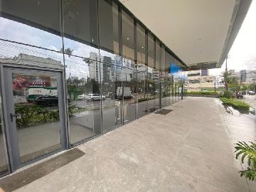 Patio frontal pela Avenida Santos Dumont