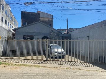 Vista frontal do im�vel