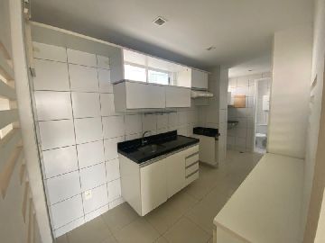 Cozinha com m�veis planejados