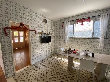 Acesso da garagem ao interior da casa