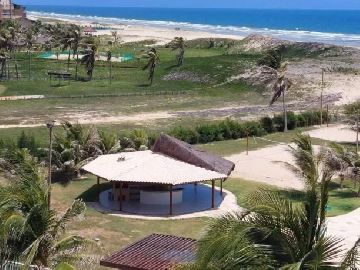 AMPLO ESPA�O DE LAZER PROXIMO � PRAIA