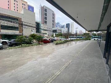 P�tio frontal pela Rua Osvaldo Cruz