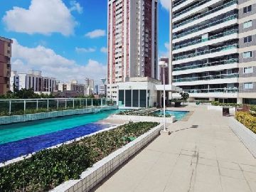 Piscinas e deck com sauna