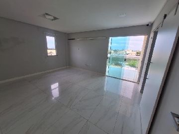 Su�te master com closet, varand�o e hidromassagem