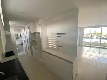 Cozinha com m�veis planejados