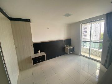 Su�te master com closet e varanda