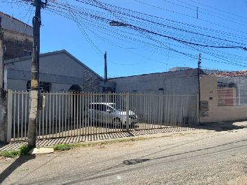 Vista frontal do im�vel
