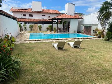 Acesso � piscina com deck do condom�nio 