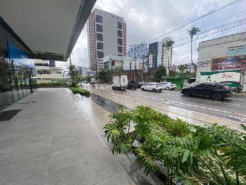 Patio frontal pela Avenida Santos Dumont