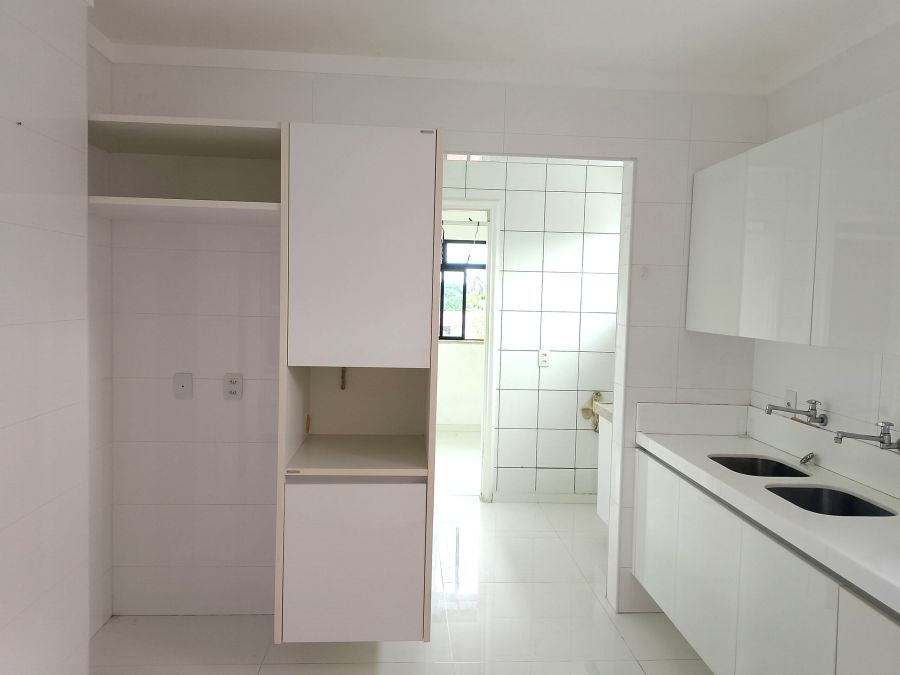 DESPENSA E �REA DE SERVI�OS