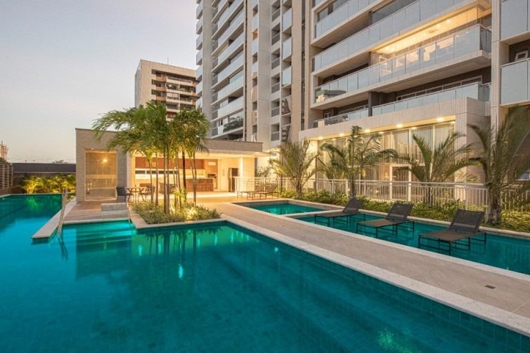 Piscinas adulto com raia e infantil