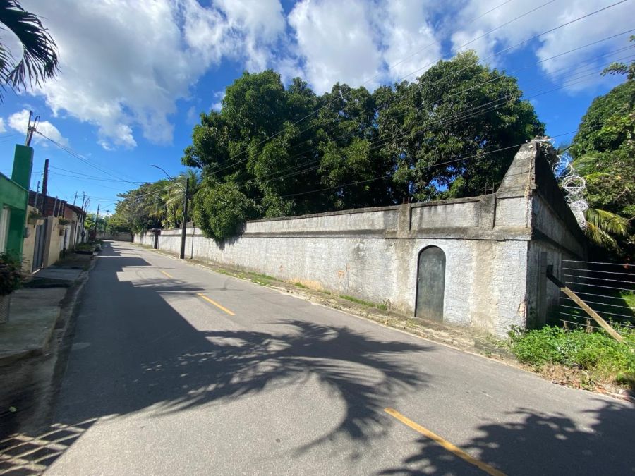 Vista Lateral do terreno pela Rua Minas Gerais