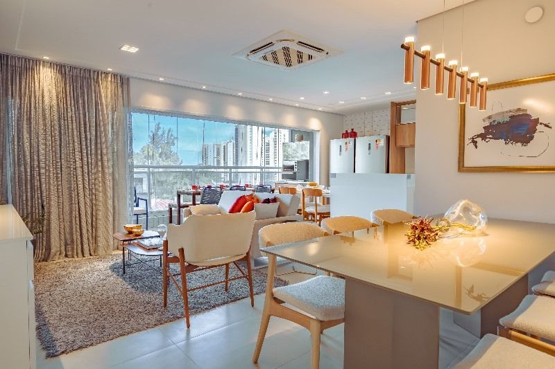 Salas de estar/jantar e varanda