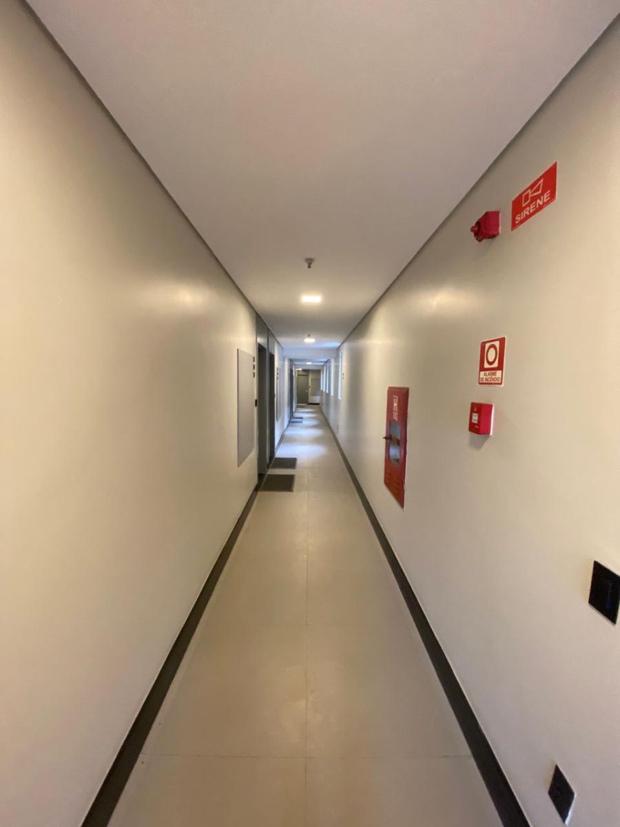 Corredor de acesso � sala