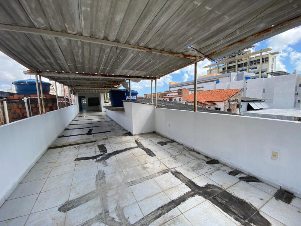 Amplo terra�o coberto