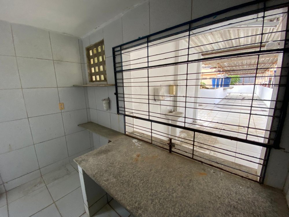 Copa com bancada e abertura de janela para o terra�o