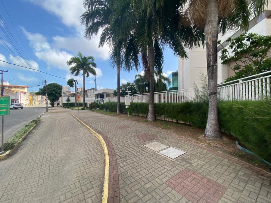 Frente do condom�nio com porte-cochere