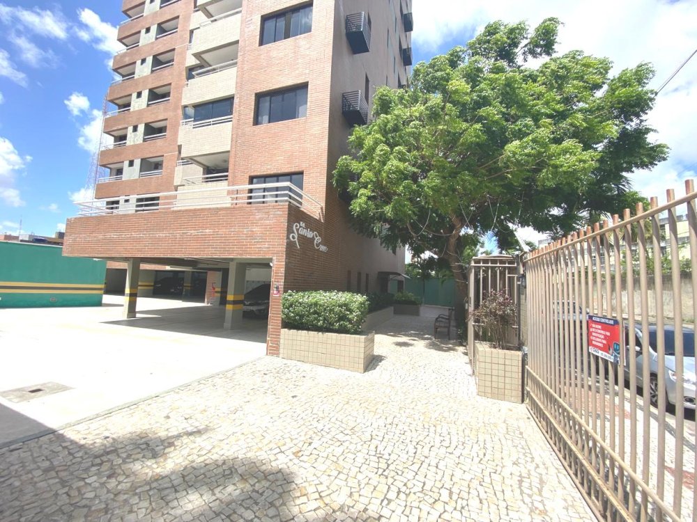 Port�o autom�tico de acesso pela Rua Israel Bezerra