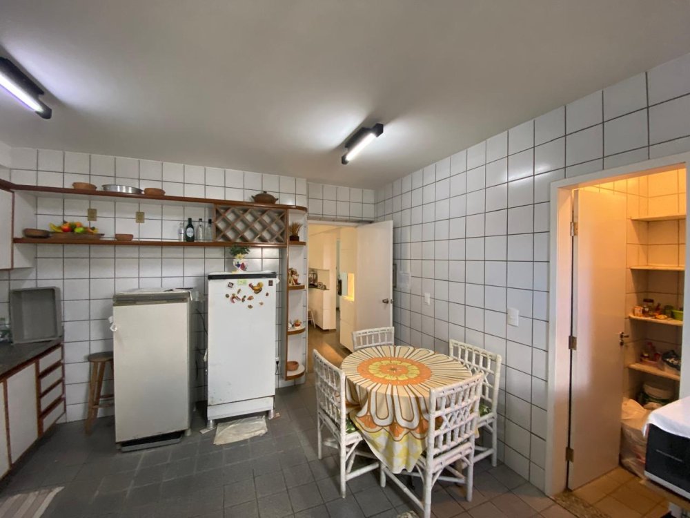 Cozinha com despensa