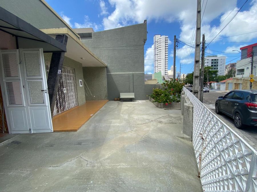 P�tio frontal do im�vel