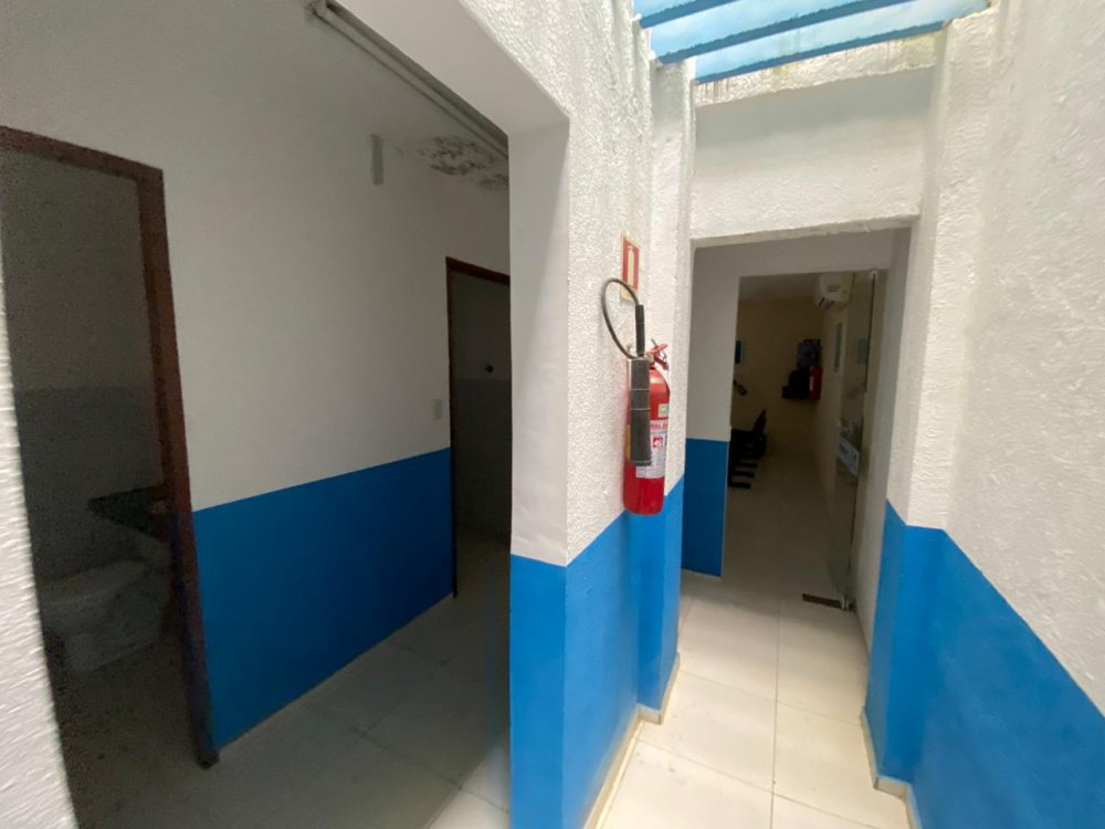 Banheiros no pavimento terreo