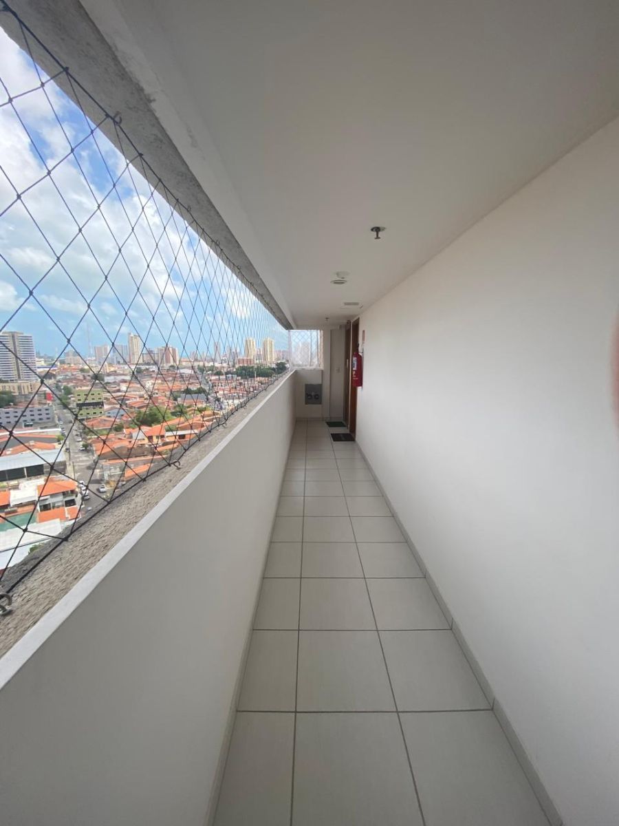 Corredor de acesso ao apartamento no 15� andar