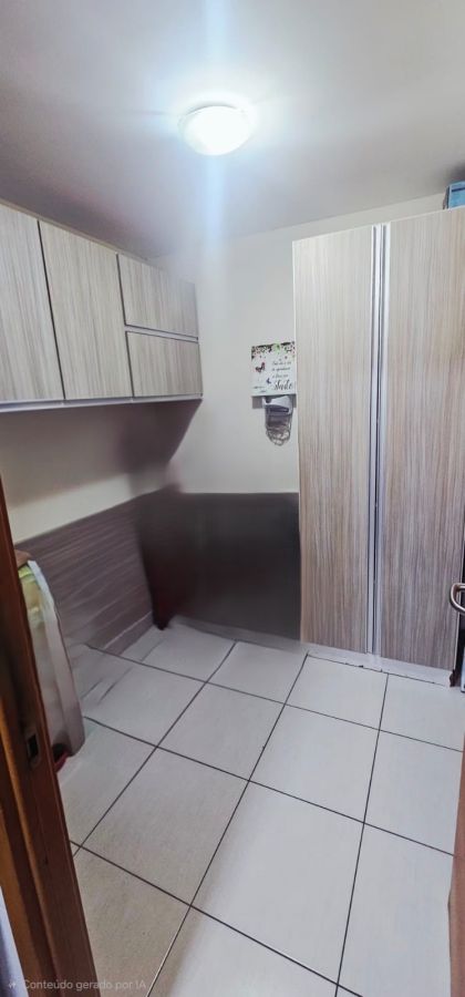 Quarto de servi�o que pode ser aberto para o corredor