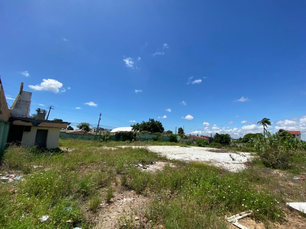 Foto da parte interna tirada do dado do poente para o nascente 