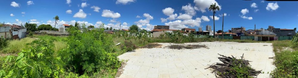 Vista dos fundos do terreno no lado poente