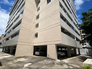 Ptio e fachada interna do prdio