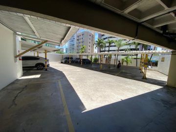 Acesso s vagas de garagem