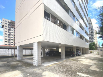 Ptio e fachada interna do prdio