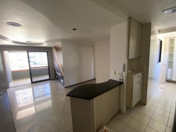 Piso e bancada da cozinha em granito