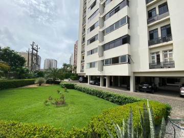 Fachada da torre II com jardim