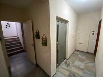 Hall social no pavimento do apartamento (5 andar)