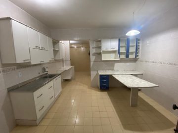 Cozinha com armrios planejados