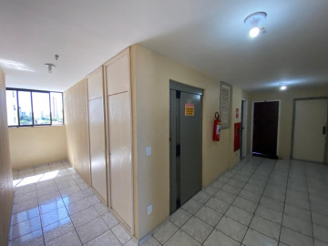 Hall social e de servio do andar do apartamento