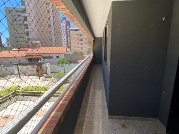 Varanda extensiva aos quartos