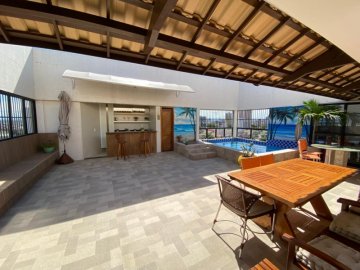 Amplo terrao com piscina privativa