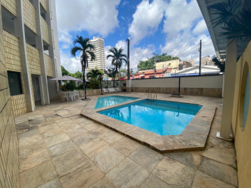 Piscina do condomnio