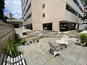 Ptio e fachada interna do prdio