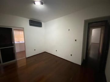 Quarto social com varanda