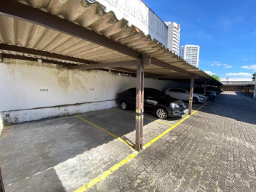 02 vagas de garagem paralelas no pilotis