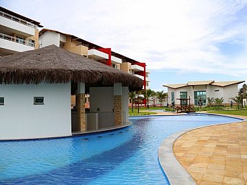 PISCINA COM BAR MOLHADO