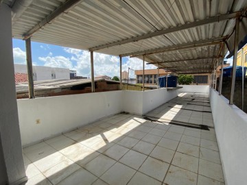 Amplo terrao coberto