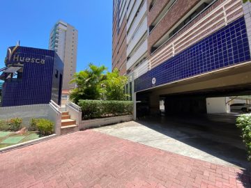 Entrada de acesso de veculos ao estacionamento