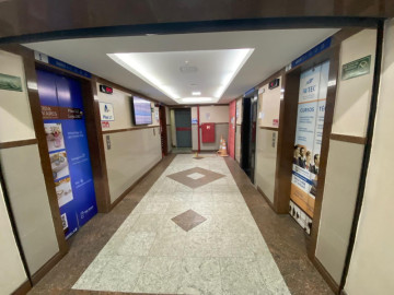 Hall dos elevadores no pavimento trreo do shopping
