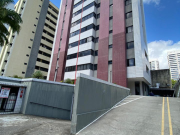 Entrada de veculos para os dois nveis de estacionamento